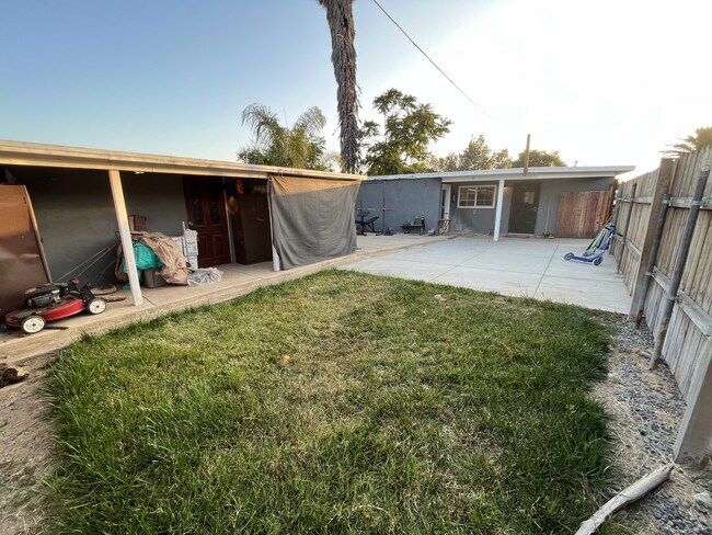 Foto del edificio - 4318 Glen St