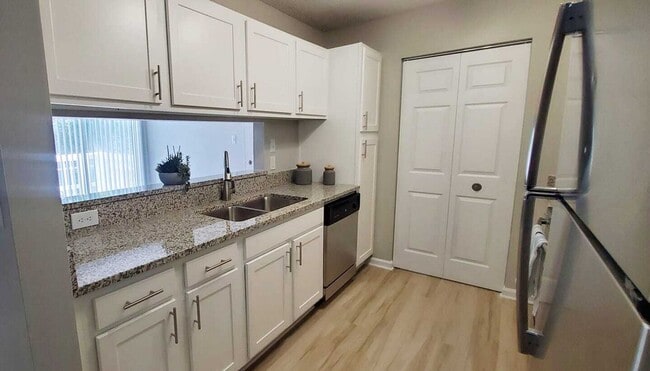 Interior Photo - Summerfield Apartments