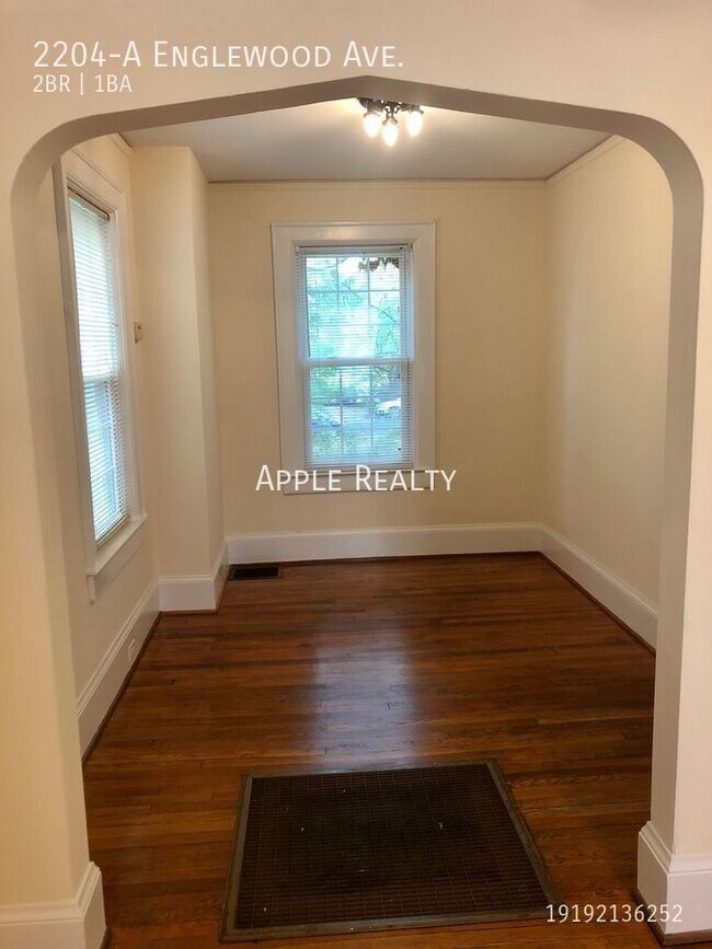 Foto del edificio - 2204A Englewood Ave - Available Now.
