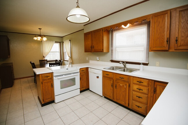 Photo - 524 S Ridge Dr House