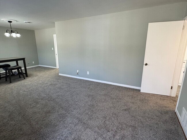 Foto del edificio - 3-Bedroom in Forst Hills area