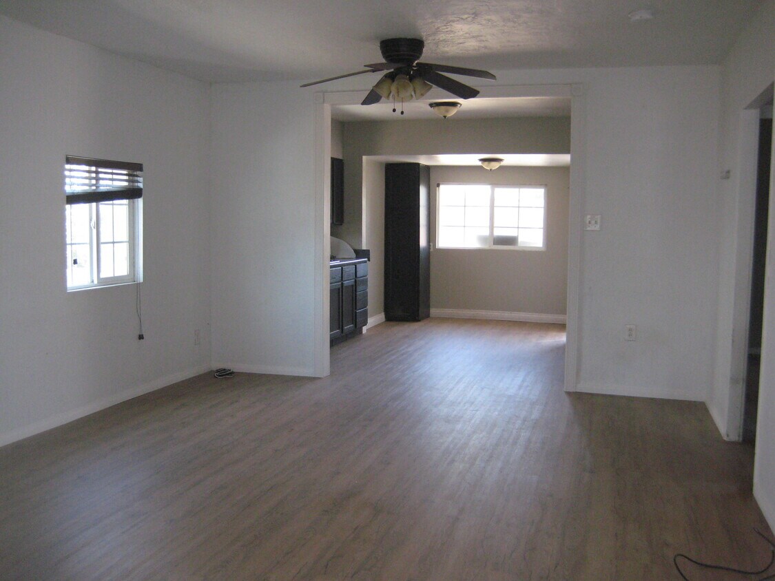 Primary Photo - 253 Leighton Dr