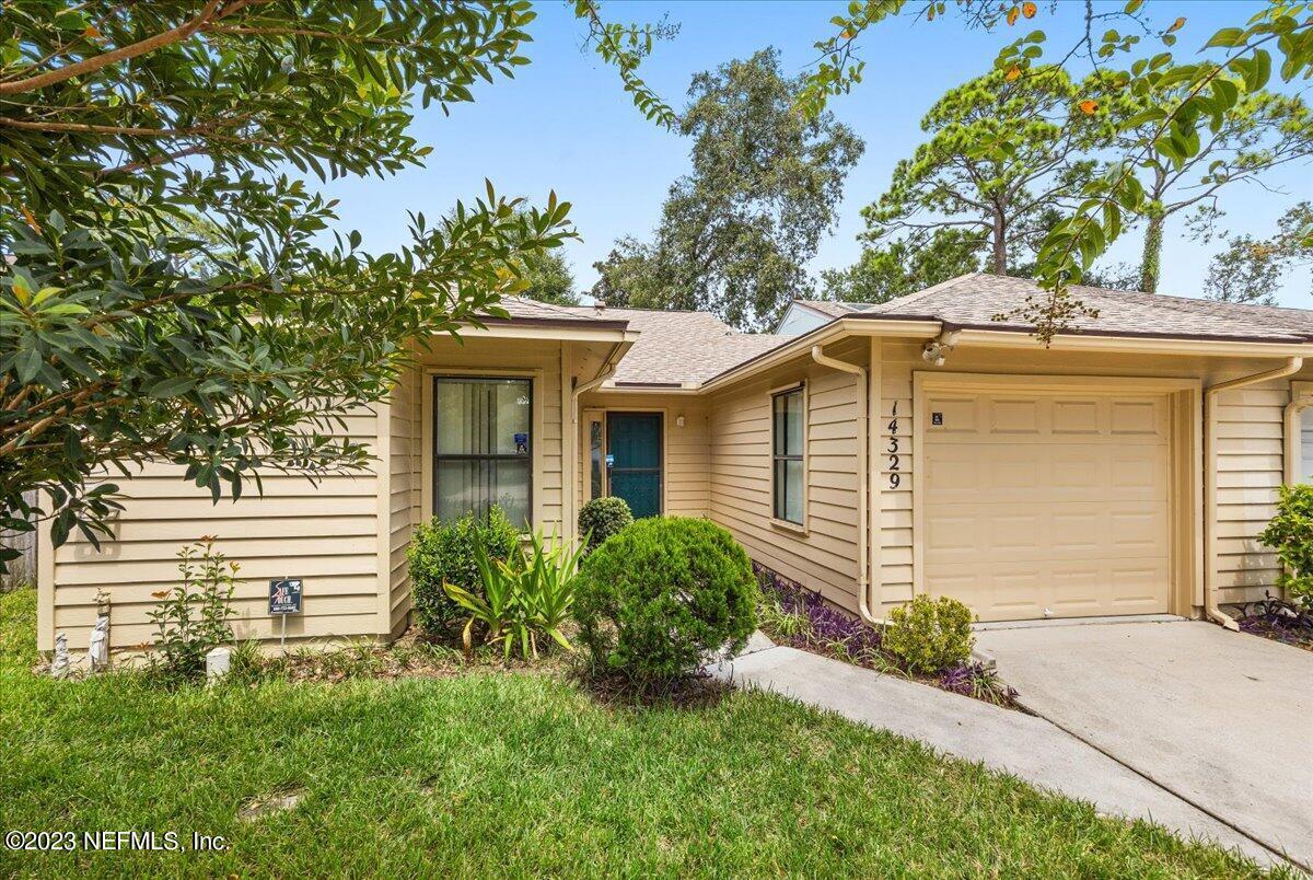 Foto principal - 14329 Coral Reef Dr S
