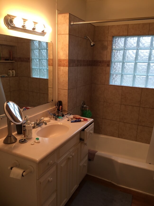 Building Photo - 1905 David St