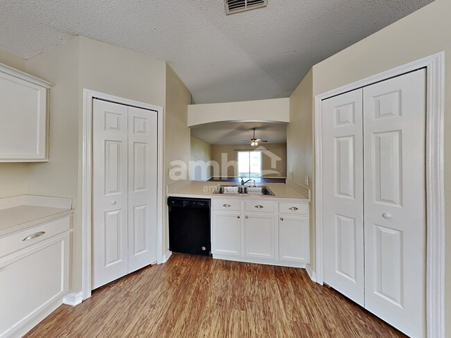 Building Photo - 3941 Warbler Dr