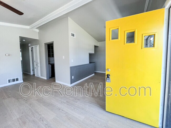 Building Photo - 1428 SW 62nd St