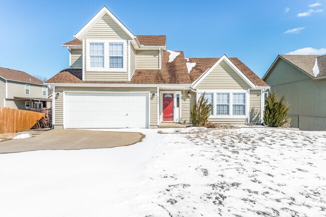 Building Photo - 8515 N Robinhood Ave