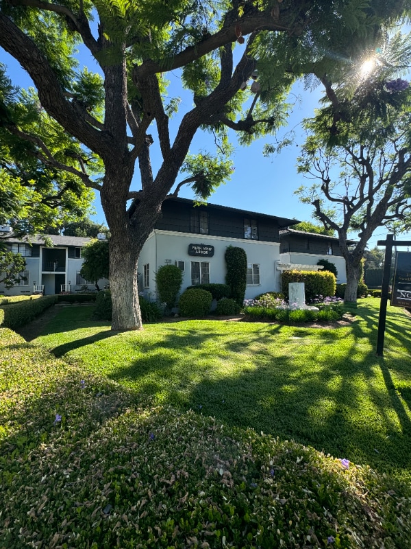 Primary Photo - 1778 Grevelia St