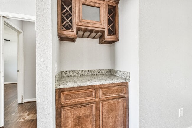 Building Photo - 7106 Pinetex Dr