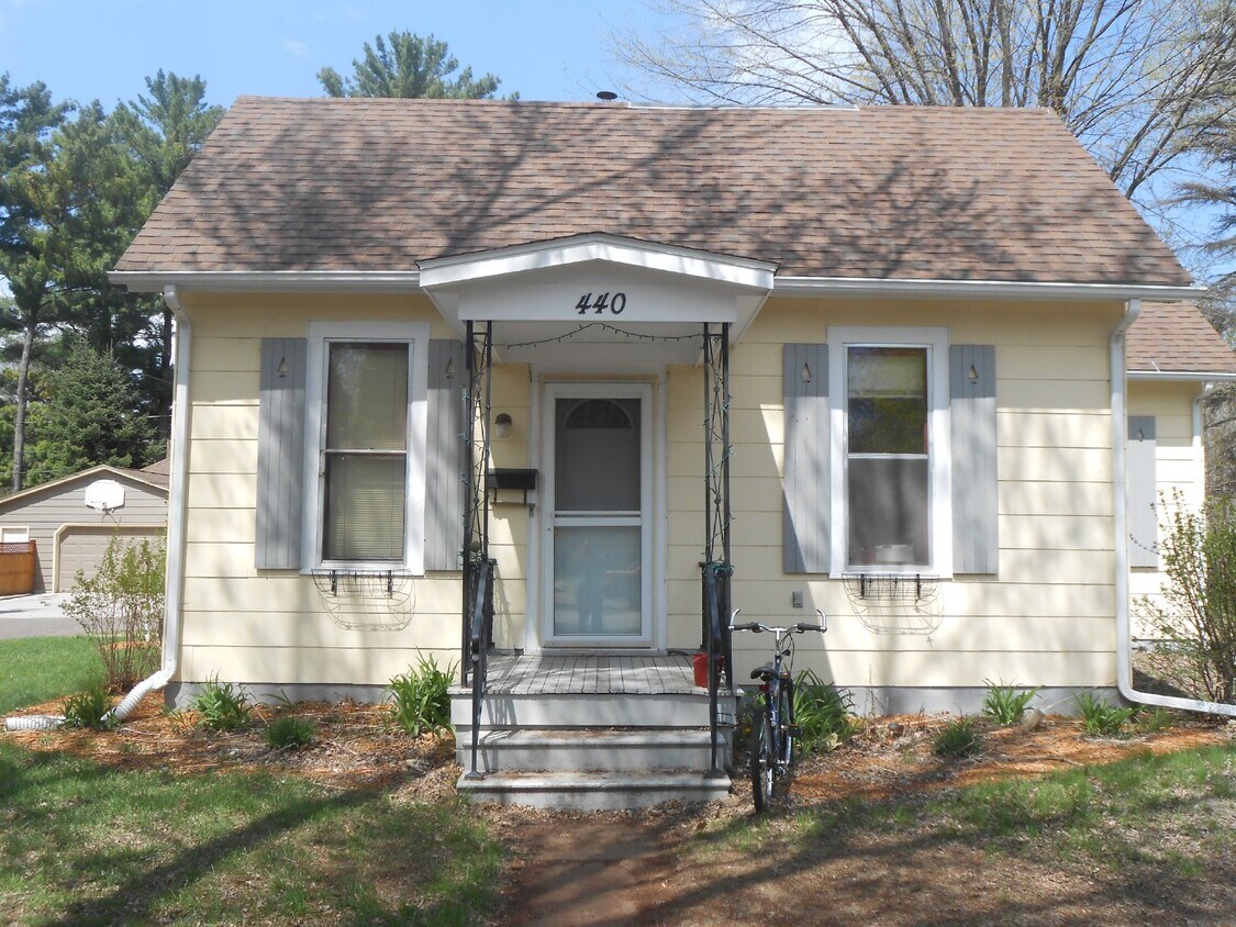 440 Summit Ave, Eau Claire, WI 54701 Room for Rent in Eau Claire, WI