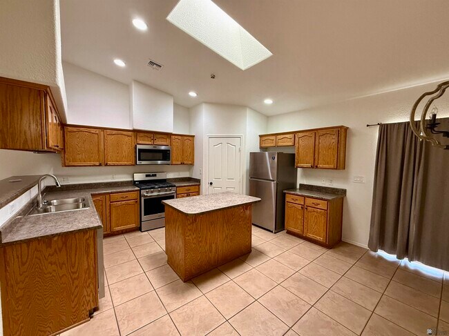 Building Photo - 3108 S Ragen Dr