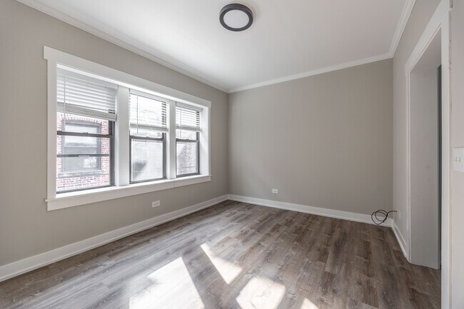 Foto del edificio - 6513 N Newgard Ave