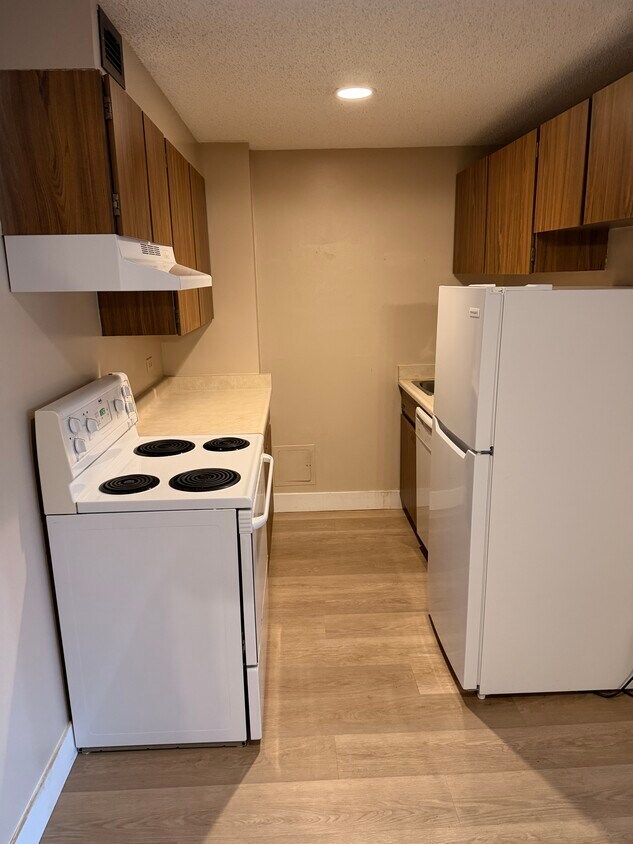 Primary Photo - 330 on 25th