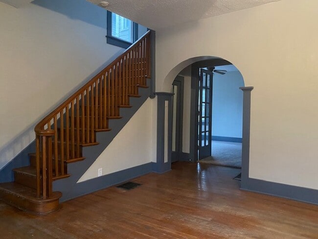 Photo - 3 Bed 1.5 Bathroom for rent in Dayton* House