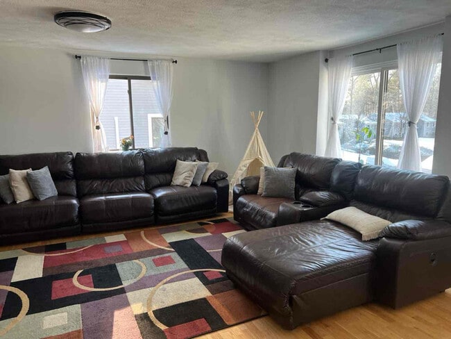 Photo - 23-55 Staffordshire Ln Apartment