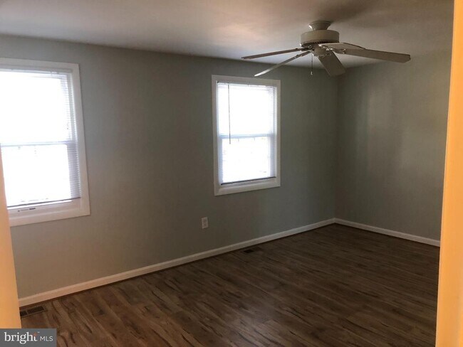 Foto del edificio - 5529 Green Dory Ln