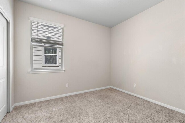 Building Photo - 116 Fair Anne Dr