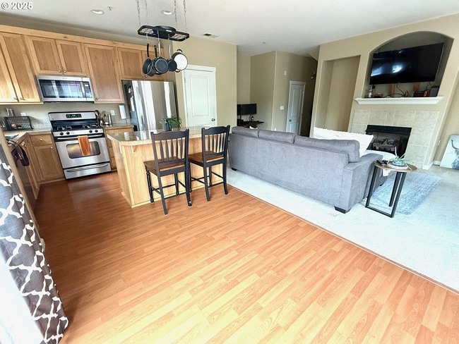 Building Photo - Spacious 2BD/2.5BA Townhome in the Heart o...