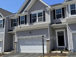 Building Photo - 2105 Canterbury Dr