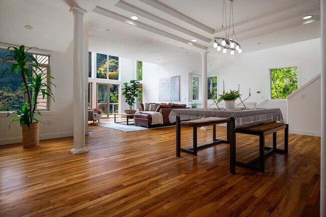 Foto del edificio - 852 SW Broadway Dr