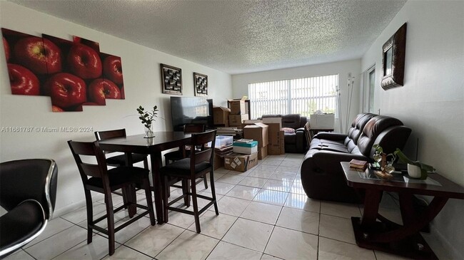 Foto del edificio - 8475 SW 156th Ct