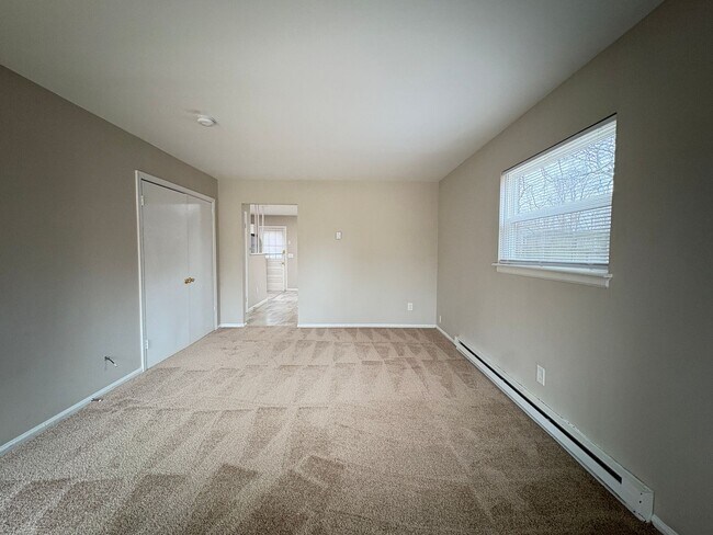 Building Photo - 3 Bedroom, 1.5 Bathroom Home in Greensboro!