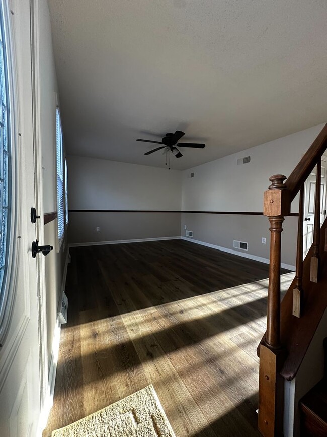 Building Photo - Lititz Townhome Ready to Rent NOW!