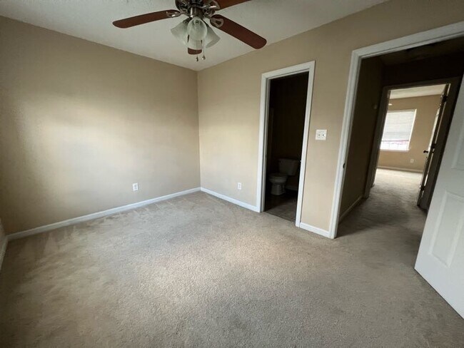 Building Photo - 104 Fairwood Ct