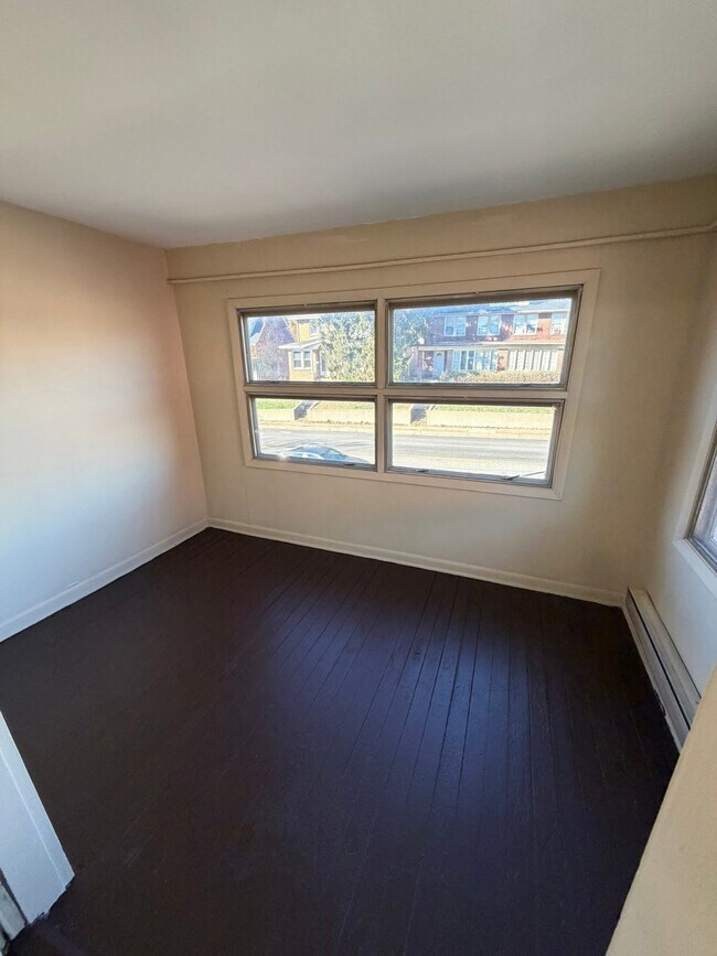 Foto del edificio - 1634 Maple Ave