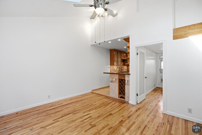 Foto del edificio - 325 Vernon Ave