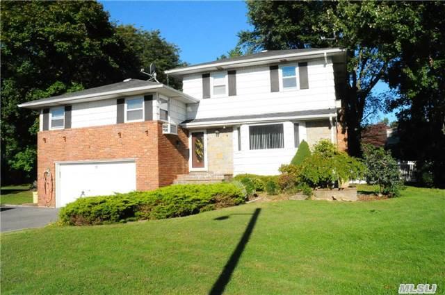 Primary Photo - 27 Pickwick Dr W