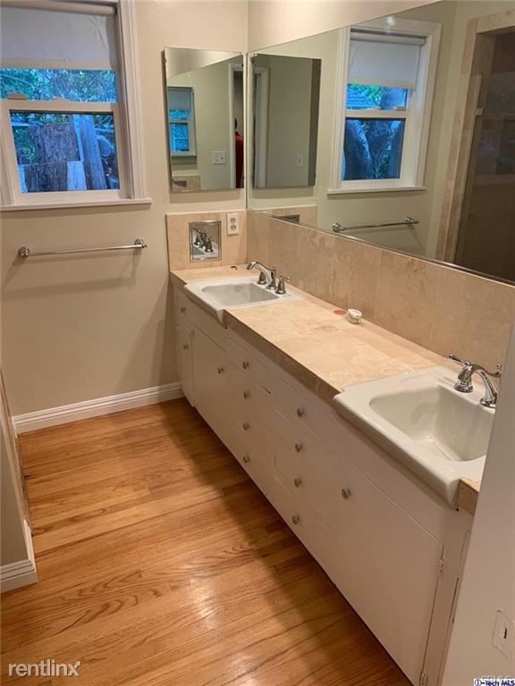Building Photo - 4 br, 3.5 bath House - 4181 Chevy Chase Dr