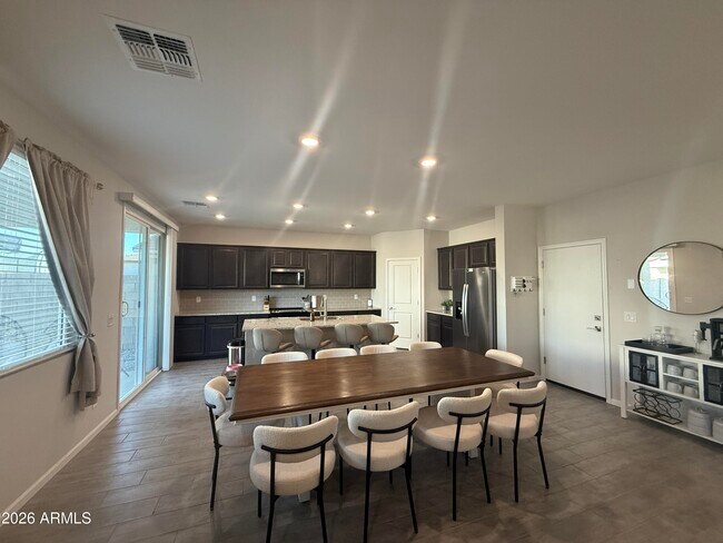 Foto del edificio - 18140 W Daley Ln