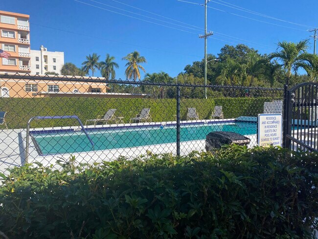 Foto del edificio - 101 S Golfview Rd