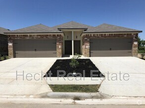 Building Photo - 492 Jack Rabbit Ln