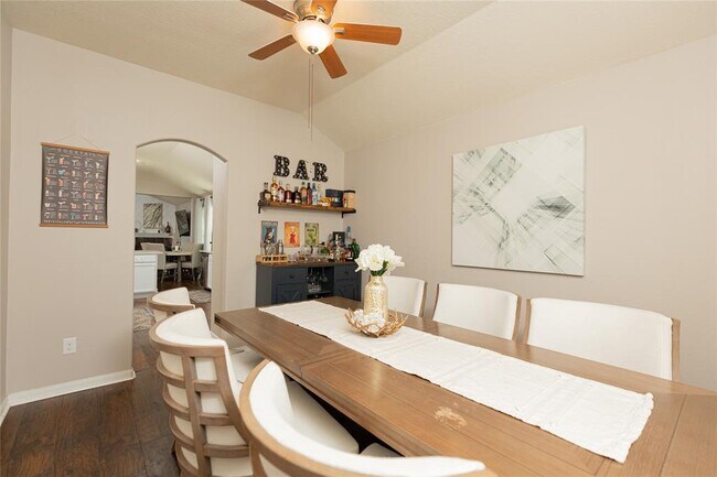 Building Photo - 5067 Blue Spruce Hill St