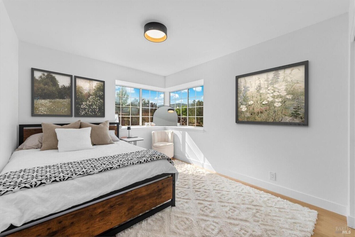 Foto principal - 2115 Oat Hill Ct