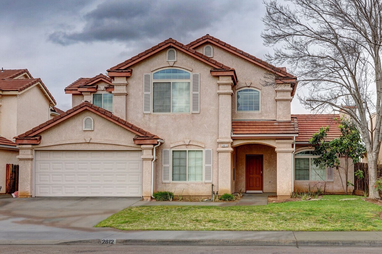 Foto principal - Large Home within Clovis Unified