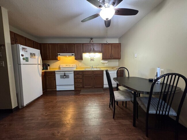 Building Photo - 3712 S Terry Ave