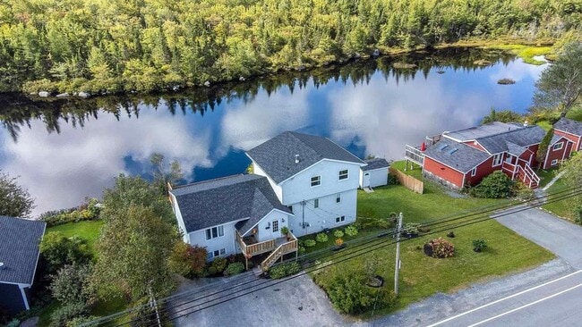 Photo du bâtiment - 853 Herring Cove Rd