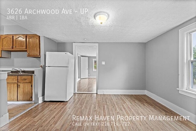 Foto del edificio - 3626 Archwood Ave UP, Cleveland - Spacious...