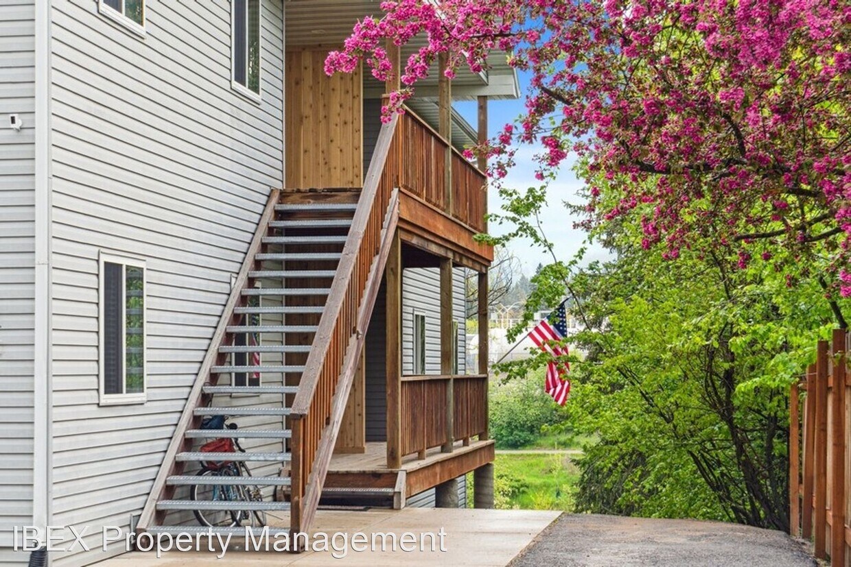 Foto principal - 4 br, 3 bath House - 40 W. 2nd Street