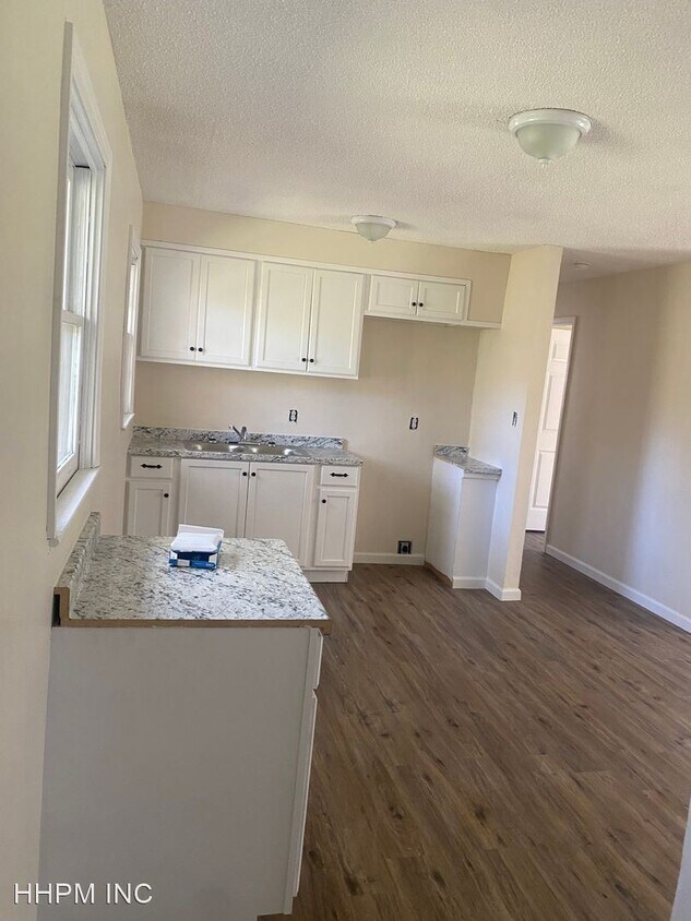 Primary Photo - 4 br, 1 bath House - 717 High St
