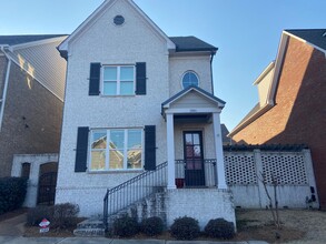 Building Photo - 2504 Capital St