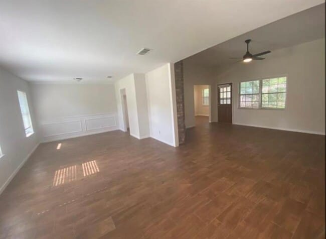 Building Photo - 970 Norwood Dr
