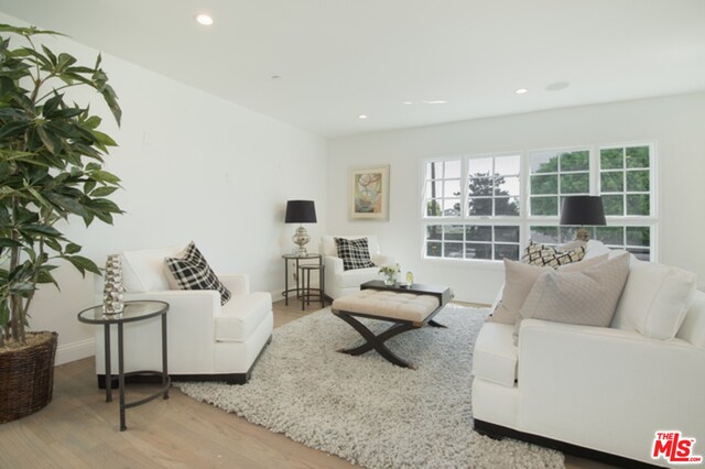Foto del edificio - 1111 Alta Loma Rd