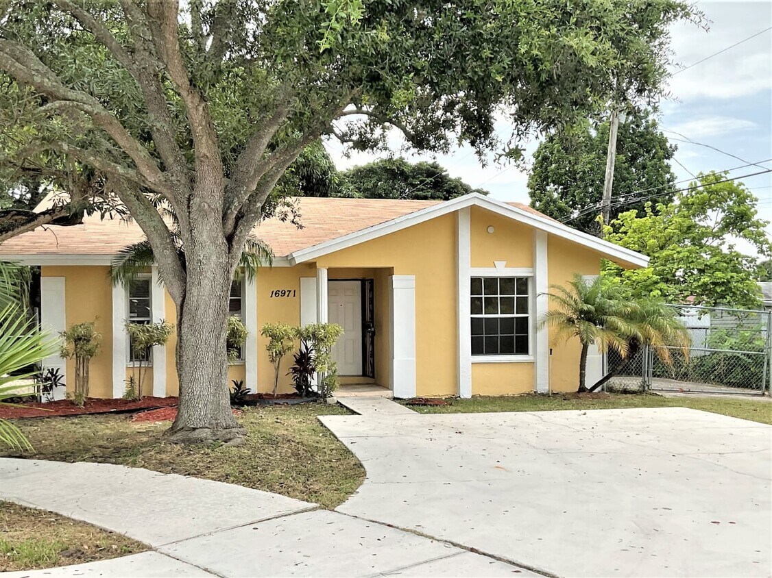 Primary Photo - 16971 SW 101st Pl