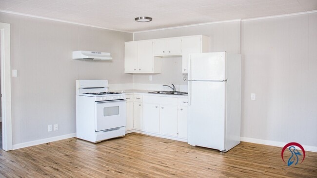 Foto del edificio - 1 bed 1 bath Garden District Studio Apartment