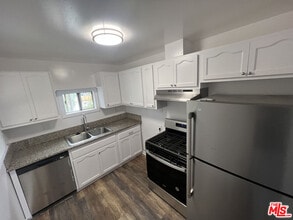 Building Photo - 419 La Colina Dr