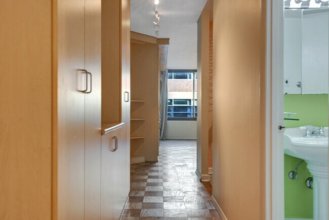 Foto del edificio - 1301 20th St NW